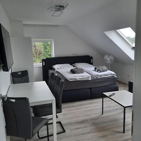 Ferienwohnung Apartment - Free Parking - Wifi - Kitchen 에센 외부 사진