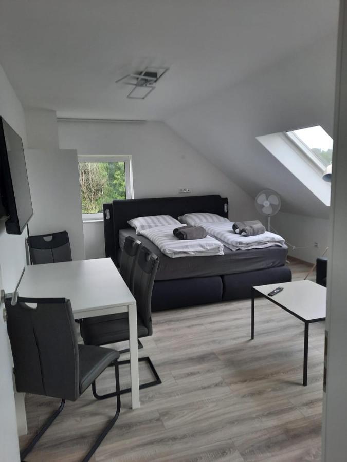 Ferienwohnung Apartment - Free Parking - Wifi - Kitchen 에센 외부 사진