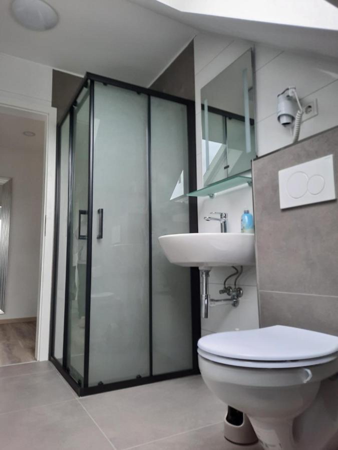 Ferienwohnung Apartment - Free Parking - Wifi - Kitchen 에센 외부 사진