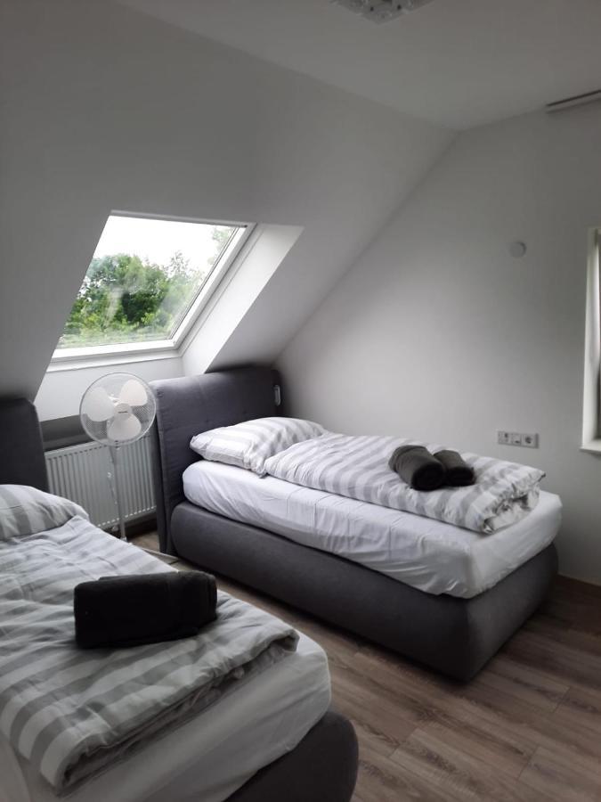 Ferienwohnung Apartment - Free Parking - Wifi - Kitchen 에센 외부 사진